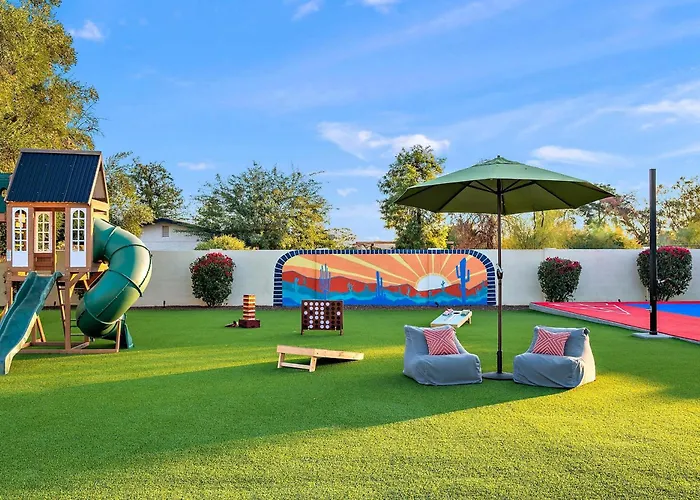 Holiday home 6 Bedroom W Sport Court Pool Playground Hot Tub Arcade *