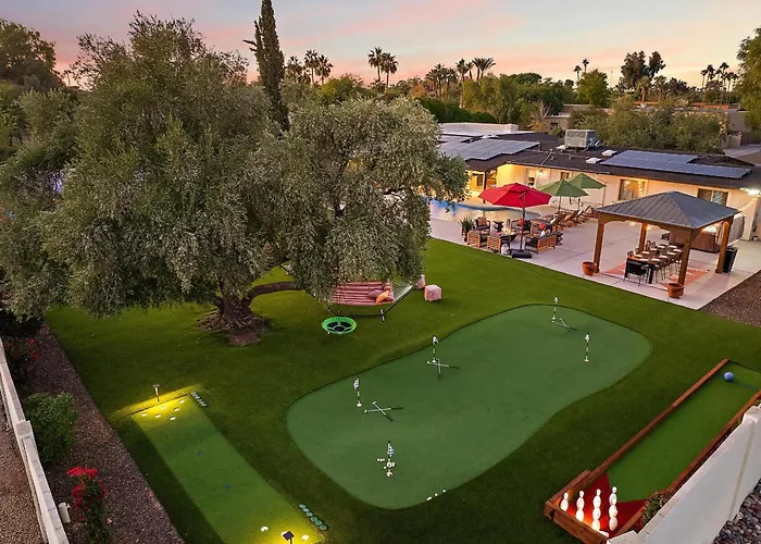 6 Bedroom W Sport Court Pool Playground Hot Tub Arcade