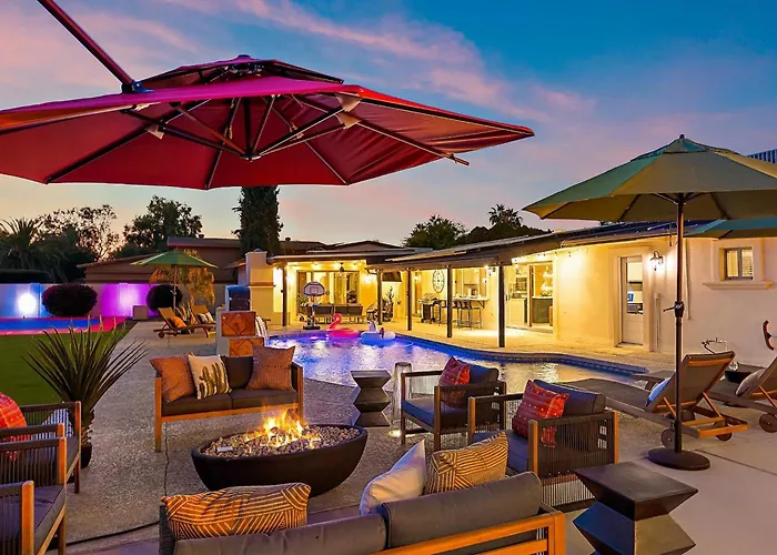 Holiday home 6 Bedroom W Sport Court Pool Playground Hot Tub Arcade Phoenix