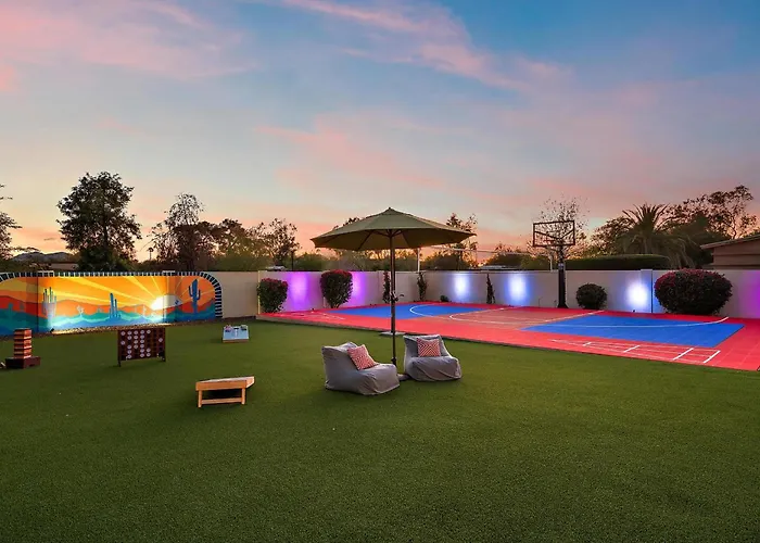 6 Bedroom W Sport Court Pool Playground Hot Tub Arcade