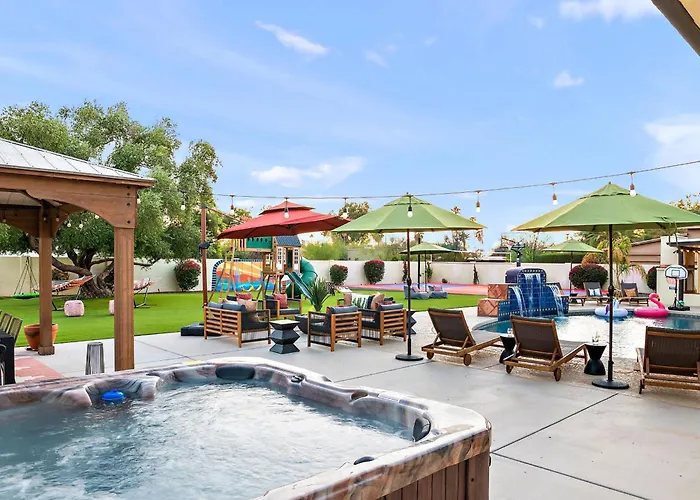 Holiday home 6 Bedroom W Sport Court Pool Playground Hot Tub Arcade Phoenix