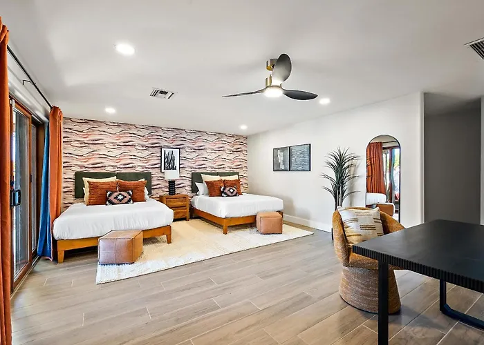 Holiday home 6 Bedroom W Sport Court Pool Playground Hot Tub Arcade Phoenix