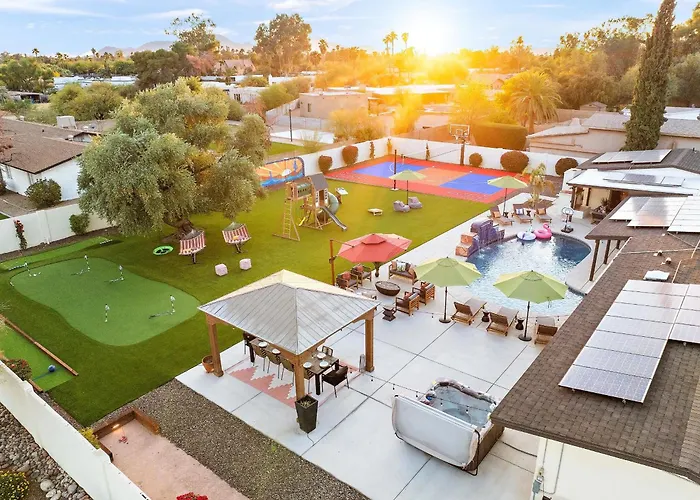 6 Bedroom W Sport Court Pool Playground Hot Tub Arcade *