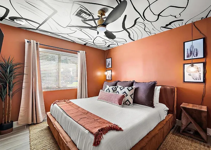 6 Bedroom W Sport Court Pool Playground Hot Tub Arcade * Phoenix