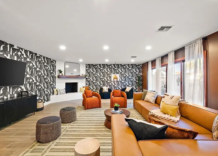 Holiday home 6 Bedroom W Sport Court Pool Playground Hot Tub Arcade Phoenix
