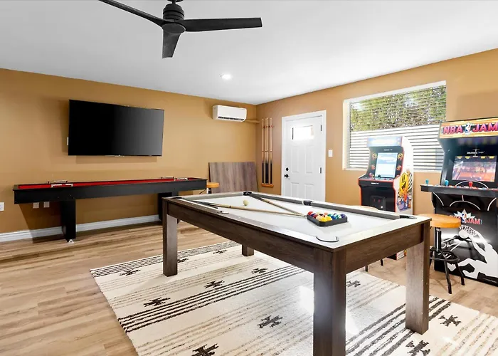 6 Bedroom W Sport Court Pool Playground Hot Tub Arcade * Phoenix