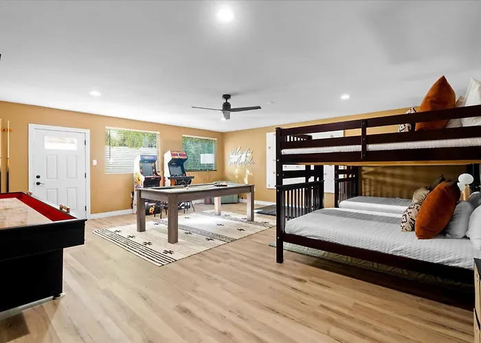 6 Bedroom W Sport Court Pool Playground Hot Tub Arcade * Phoenix